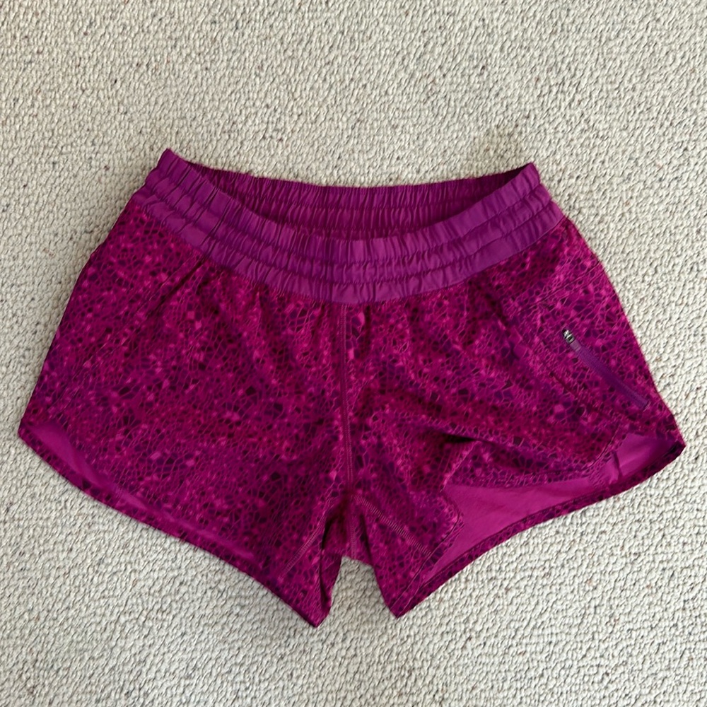 Lululemon Hotty Hot shorts size 8
